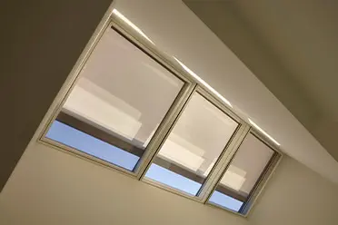 Instalación de estores Renson en ventanas horizontales